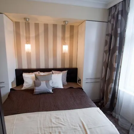 Lägenhet Elisabeth Bridge Apartmans *